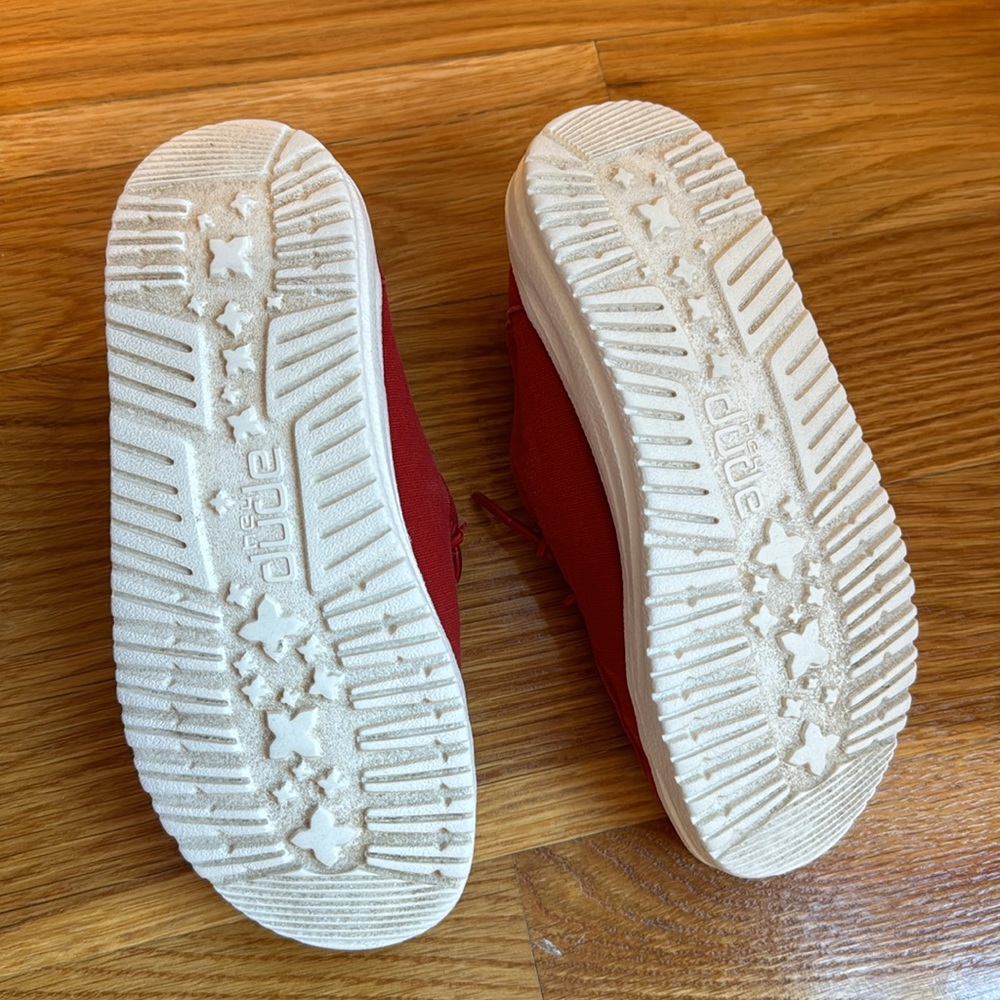Kids hey dude, Wendy youth size 11 youth red and white slip on loafer unisex - Picture 6 of 7
